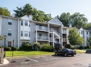 862 Juniper Way, Mahwah, NJ 07430