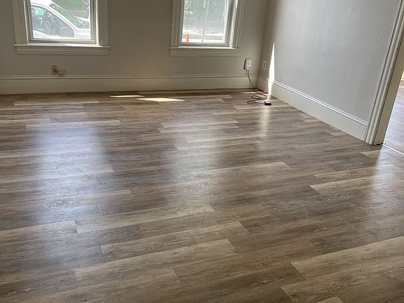 4th image of 360-1 Merrimack St