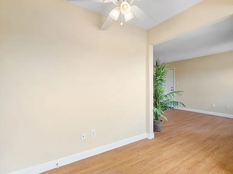 The Pawn - 1 Bed / 1 Bath - 631-661 Sq.Ft.