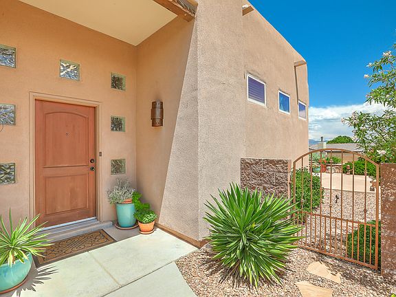 3rd image of 4827 Mi Cordelia Dr NW