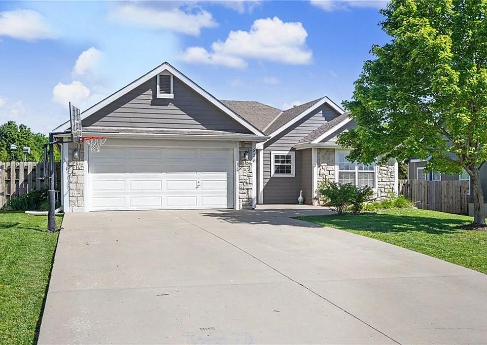 1st image of 928 Bluestem Dr