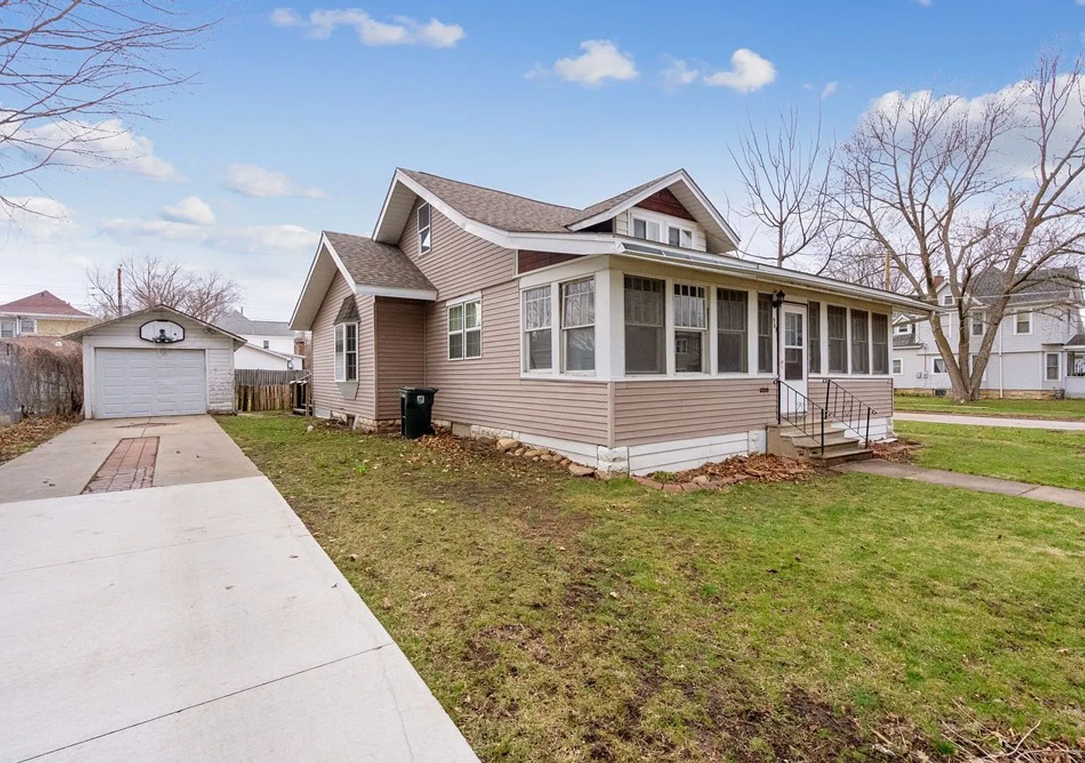 503 Iowa St - Cedar Falls — Photo 2