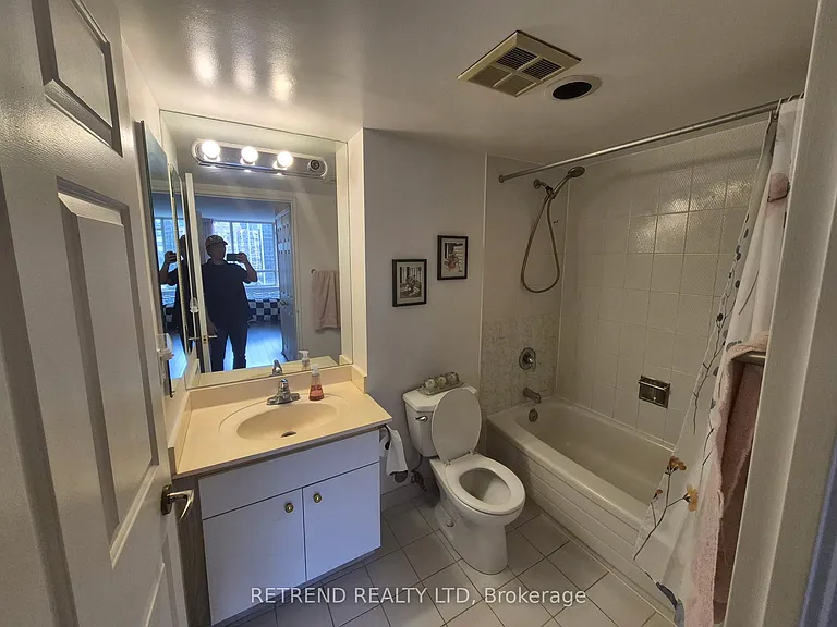 30 Greenfield Ave #1601 — Photo 12