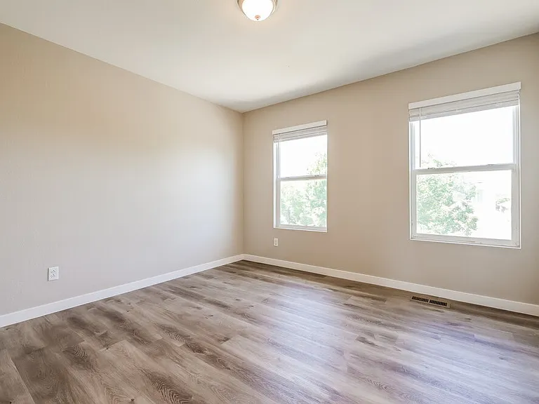 18619 E 46th Pl — Photo 11