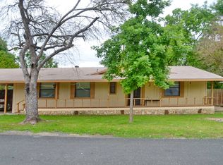 41 Maple Rd S, Kerrville, TX 78028