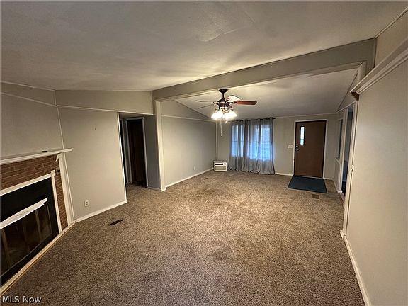 4th image of 550 Rocky Point Rd