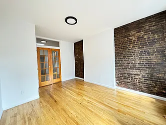 Rented by KNOCKKNOCK LLC