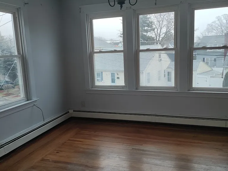 1 Lonsdale Ave #2 — Photo 3