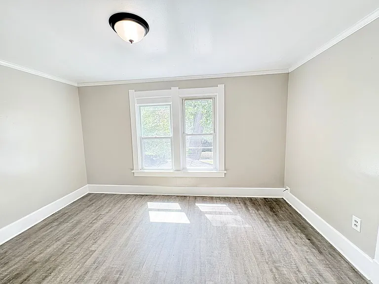 729 Utah St — Photo 12