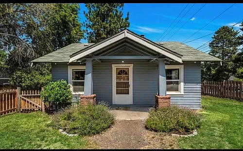1206 NW Elgin Ave Photo 1