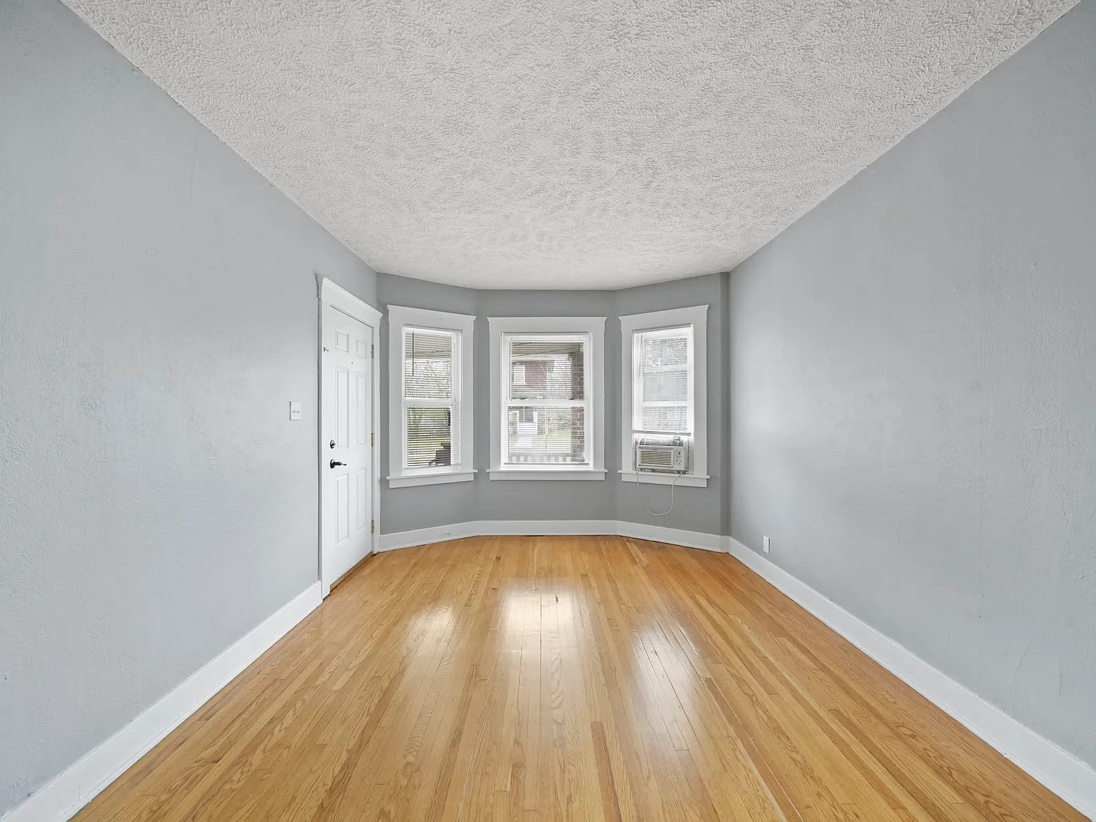 1 bed, 800 sqft, $950 — Photo 3