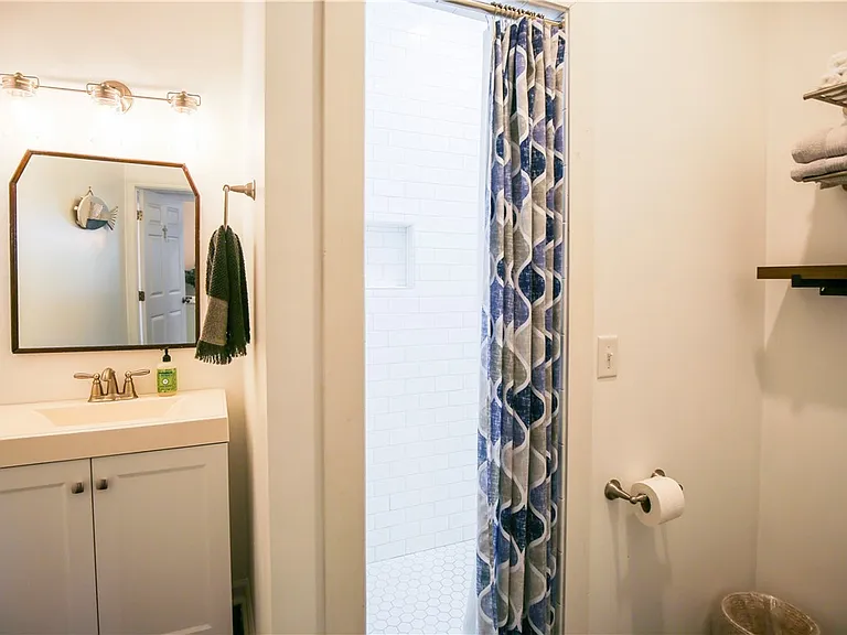 214 Clarke St — Photo 25