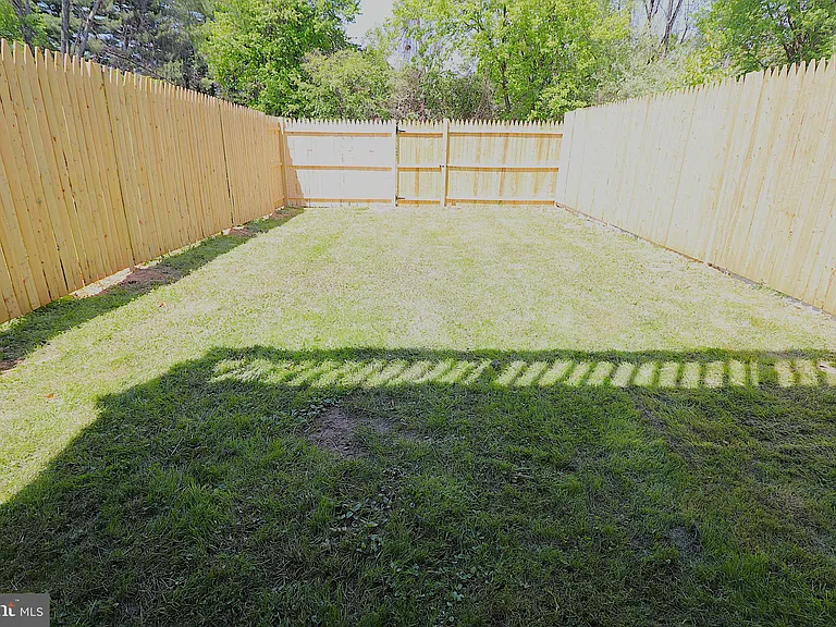 18365 Honeylocust Cir — Photo 25