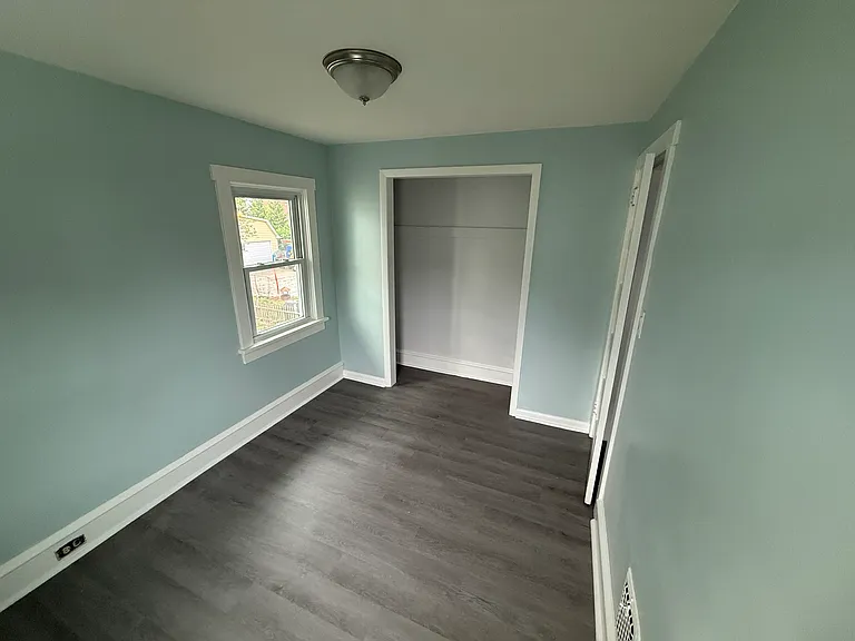 173 Kings Hwy — Photo 11