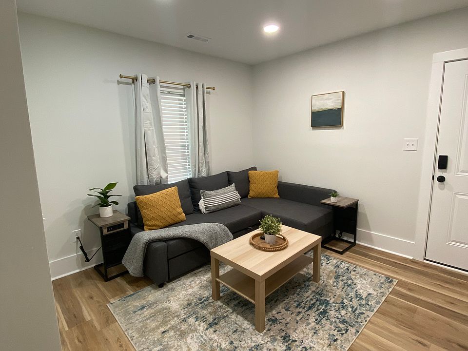 1st image of 1966 Hinshaw Ave APT 3