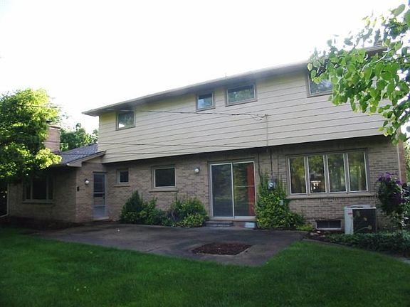 2nd image of 2032 Winsted Blvd