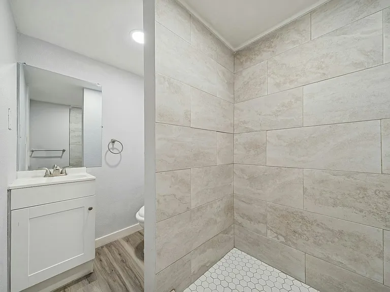 1322 Avenue L #4 — Photo 7