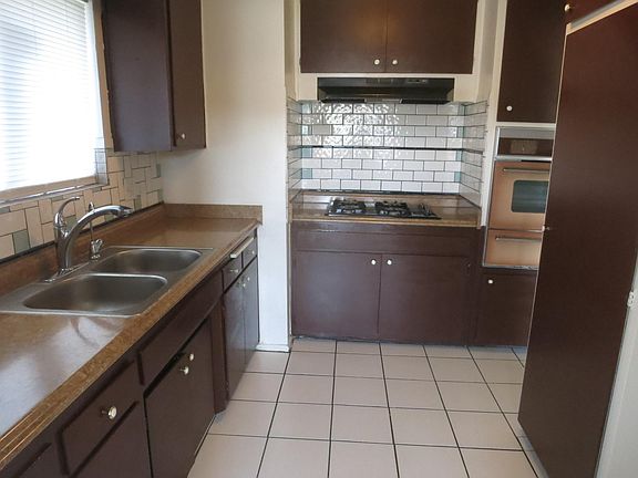 3rd image of 25104 Palm Ave