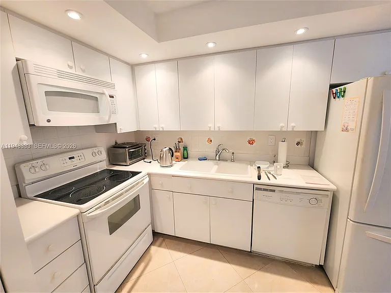 290 174th St #1607 — Photo 6