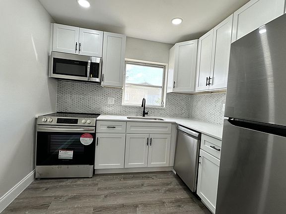 5th image of 2653 Barkley Drive E #G