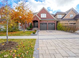 3252 Escada Dr, Mississauga, ON L5M 7V5