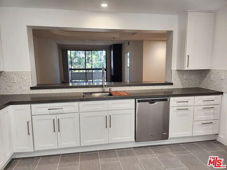 2122 Century Park Ln #213 — Photo 2