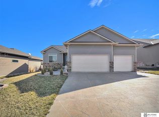 9542 S 71st St, Lincoln, NE 68516