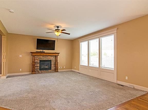 5th image of 890 Clearview Dr