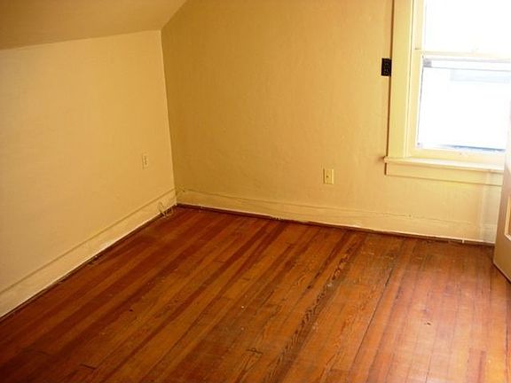 3rd image of 110 Westwood Ave