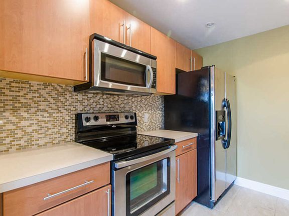 3rd image of 815 W Boynton Beach Blvd APT 3105
