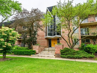 1041 N Mill St APT 210, Naperville, IL, 60563