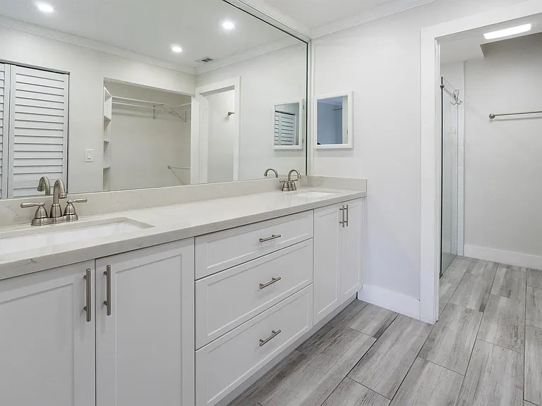 15037 Brighton Ln — Photo 23