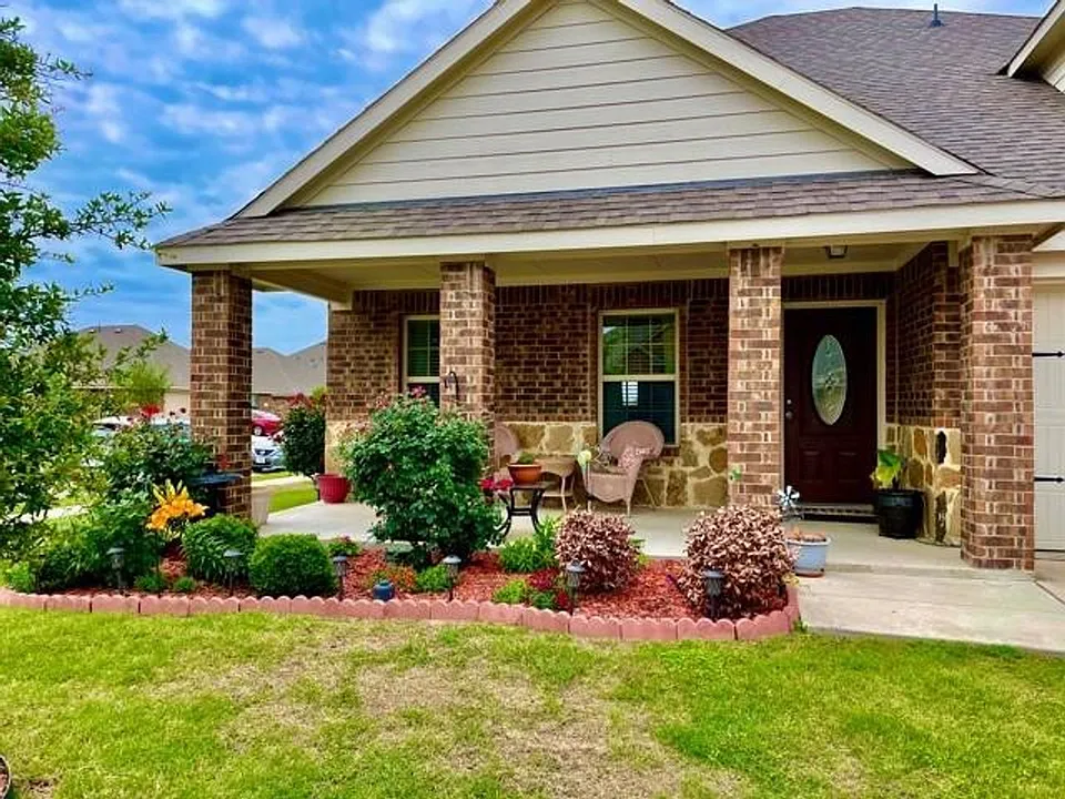 2305 Willard Way