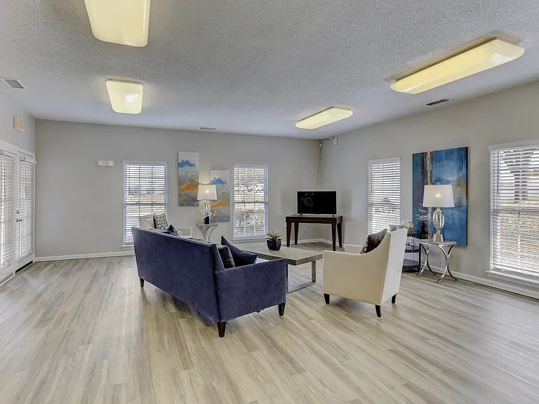 Forest Glen Apartments — Photo 8