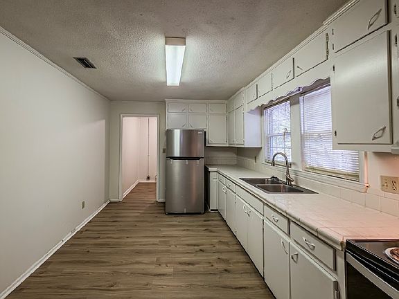 2nd image of 1608 N Central Ave #B