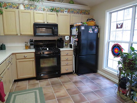 Gas range and bar top