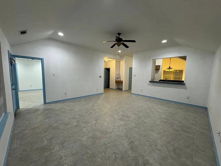 207 Anchor Ln — Photo 11