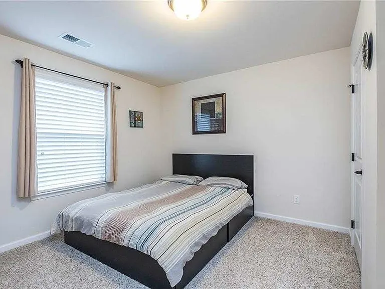 1351 Yellow Springs Dr — Photo 17