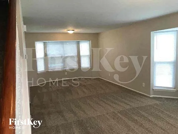 3 bed, 2.0 bath, 1727 sqft, $2,990 — Photo 3