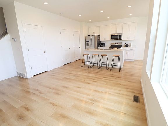 2nd image of 8240 W Cascade View Way