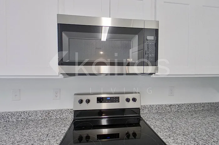 9810 N Santee Ter — Photo 4