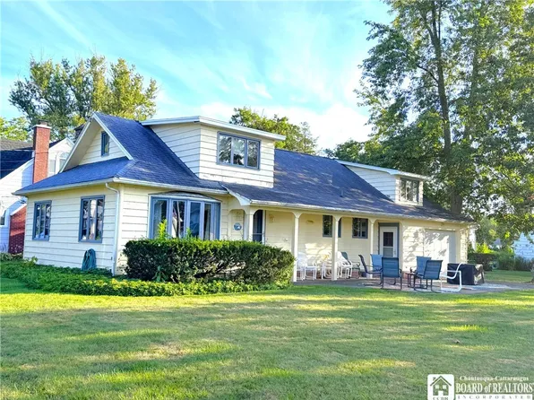 10389 South Blvd, Dunkirk, NY 14048