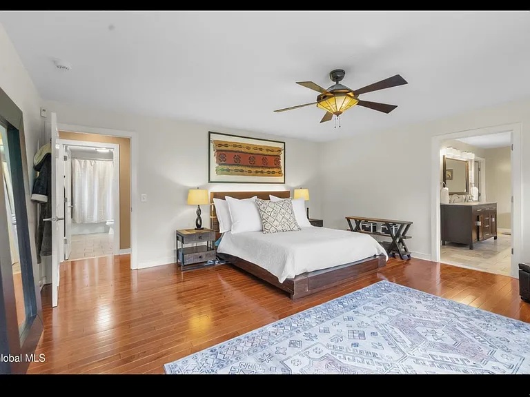 8 Fox Glove Ct — Photo 20