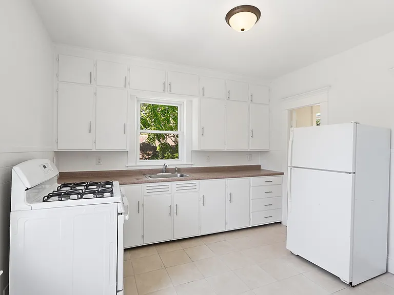 21 James St #2S — Photo 2