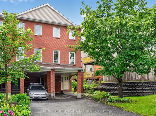 80 Rothbury Cres, Ottawa, ON K1K 4N7