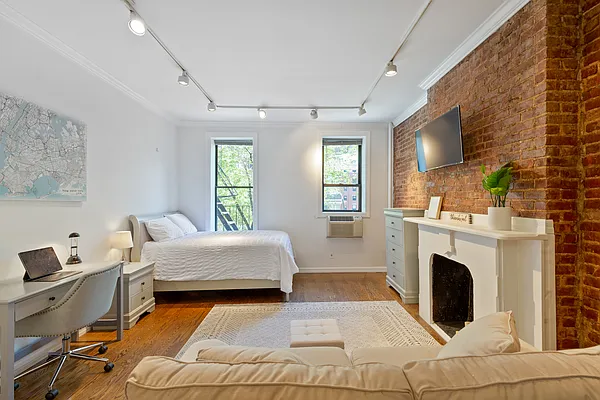 Sold by UbiQ NY | media 5