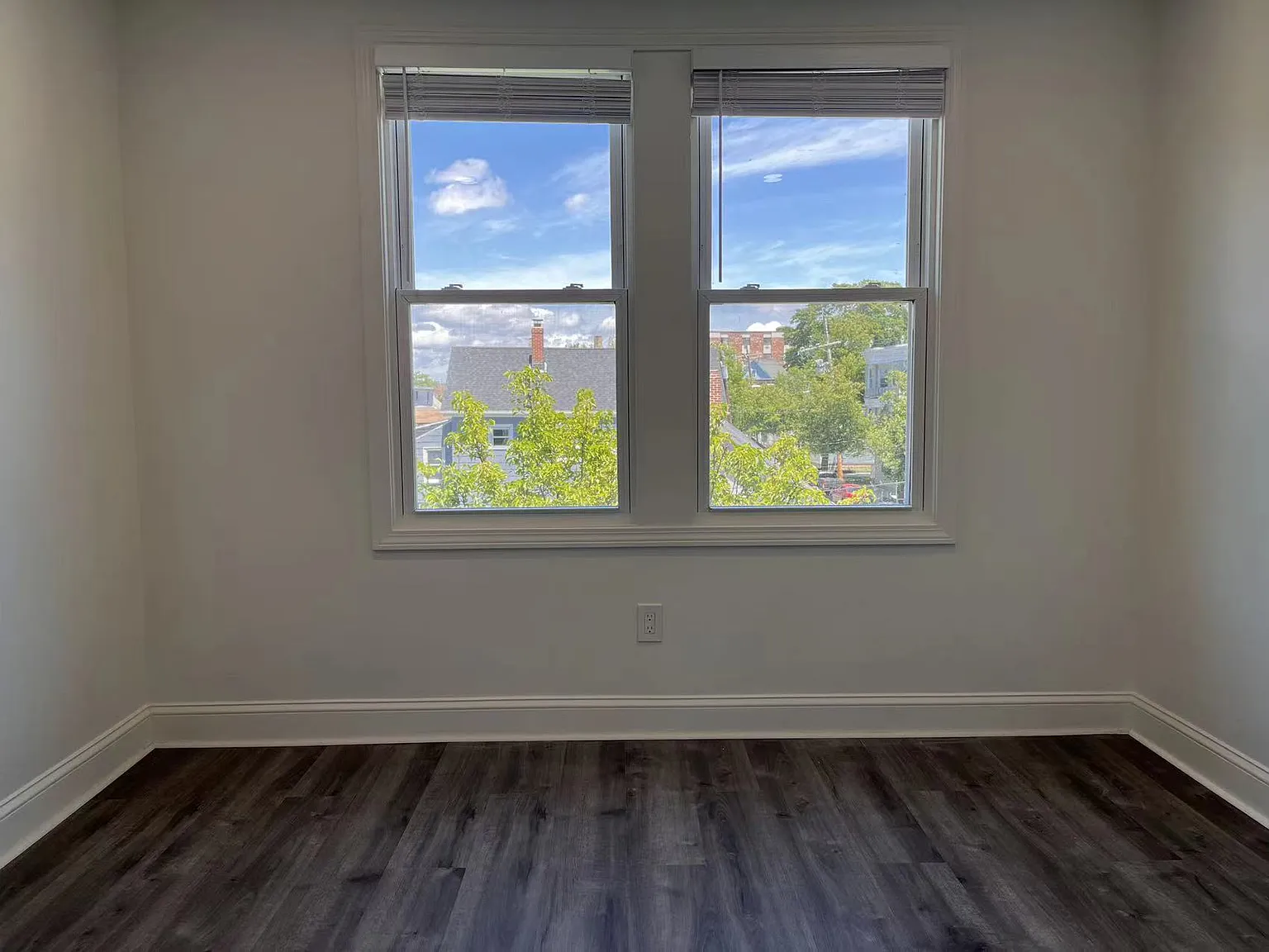 2 bed, 983 sqft, $3,400 — Photo 4