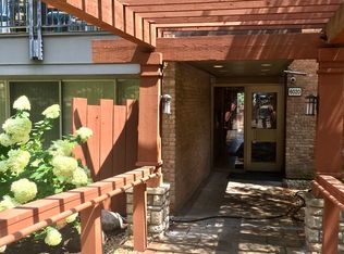 6020 Oakwood Dr APT 3J, Lisle, IL 60532