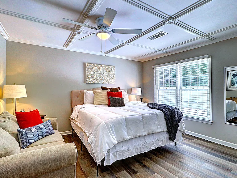 213 High Creek Dr — Photo 26