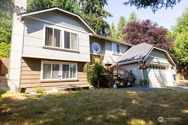 2nd image of 16704 3rd Drive SE